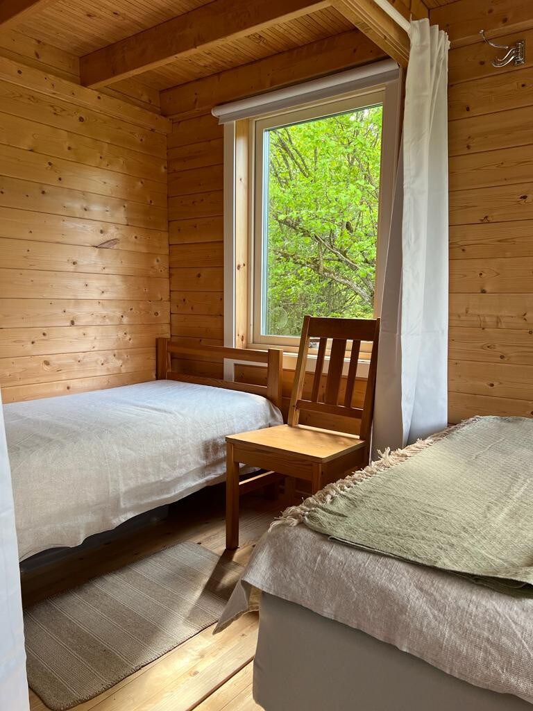 Charming Swedish Cabin Near Lake, Renovated 2023