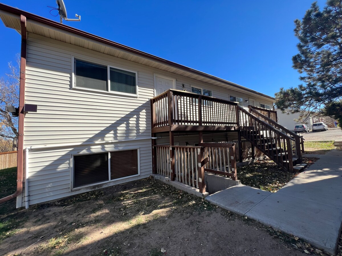 Cozy Apt on Cheyenne Greenway