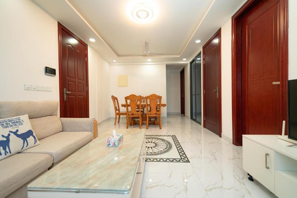 3-Bed Beachfront Apartment (2) - Near Airport