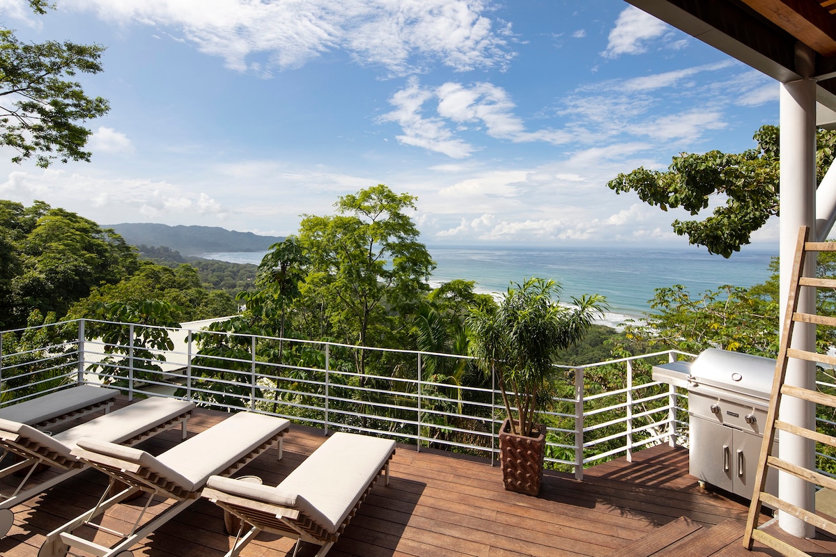Luxury Tropical Villa with Spectacular Ocean Views