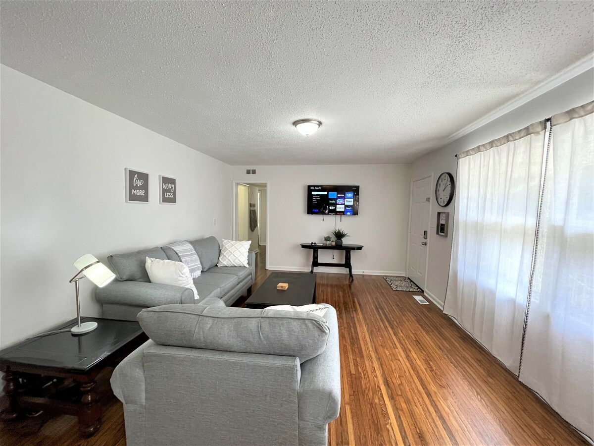 Stay @ The Hilltop - Newly Remodeled/15 min to DT