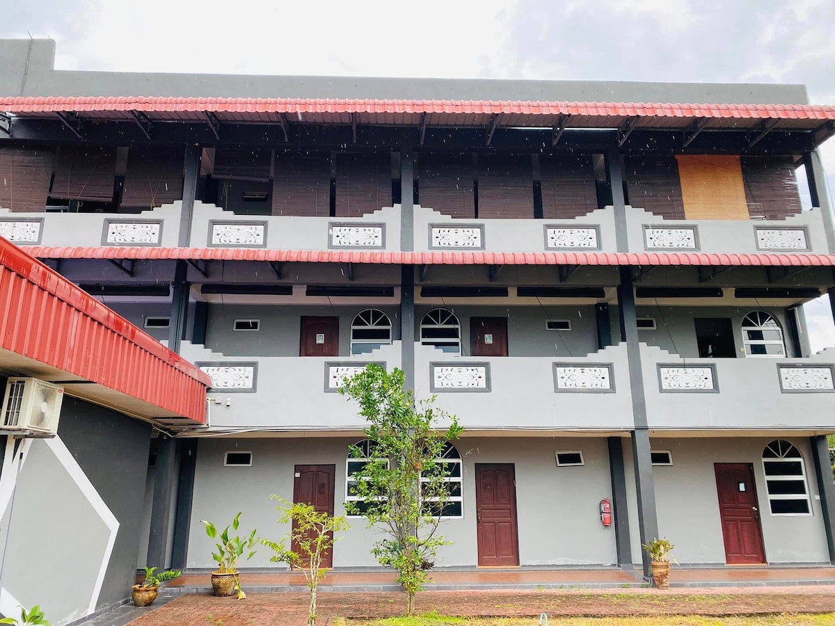 1 pax in 6-bed Dormitory-Attached Bathroom