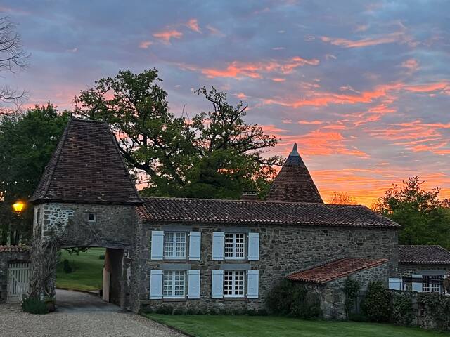 Oradour-Saint-Genest的民宿