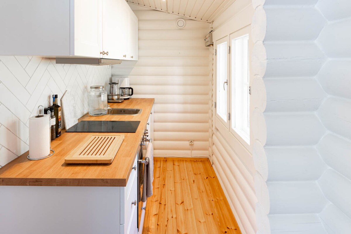 Peaceful Lakefront Cabin