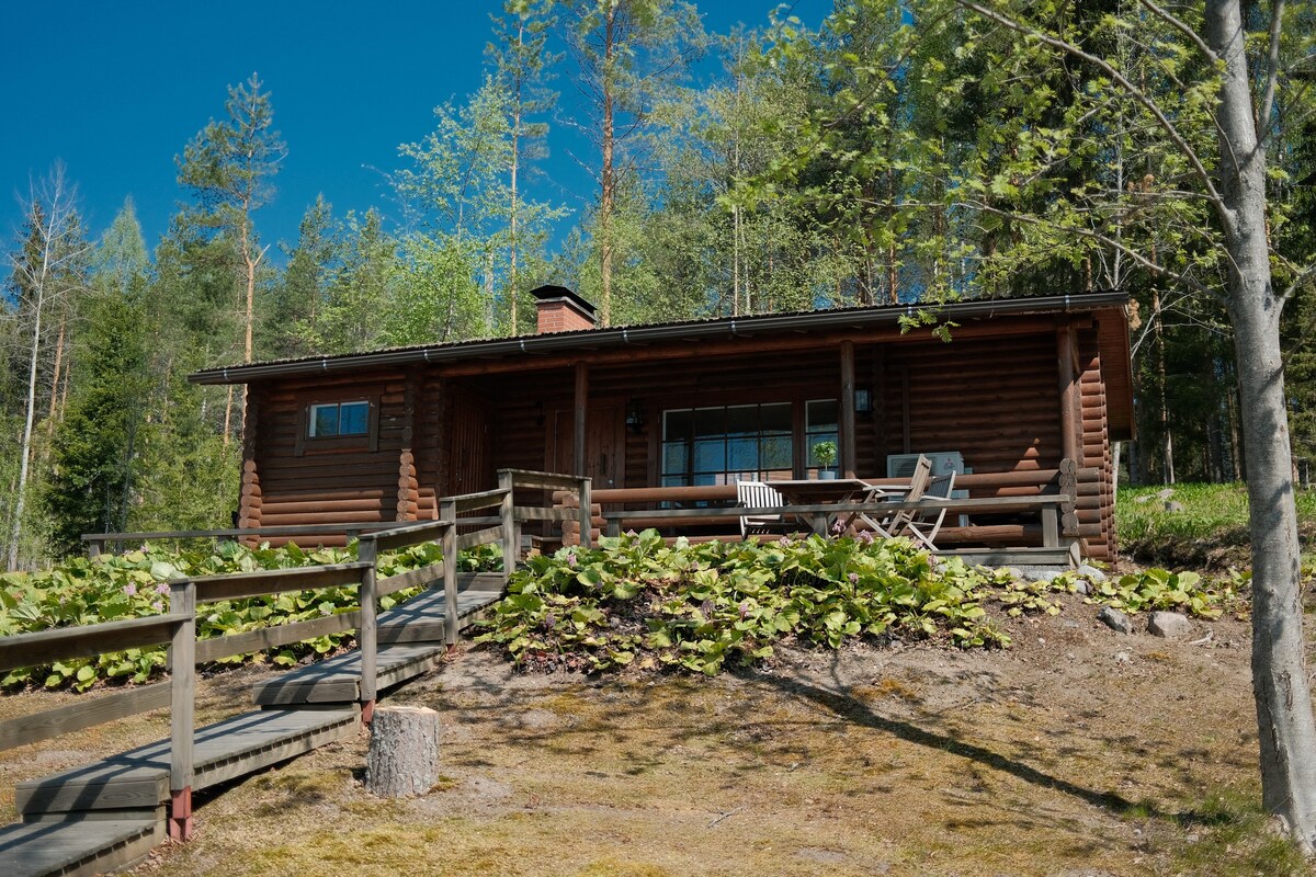 Peaceful Lakefront Cabin