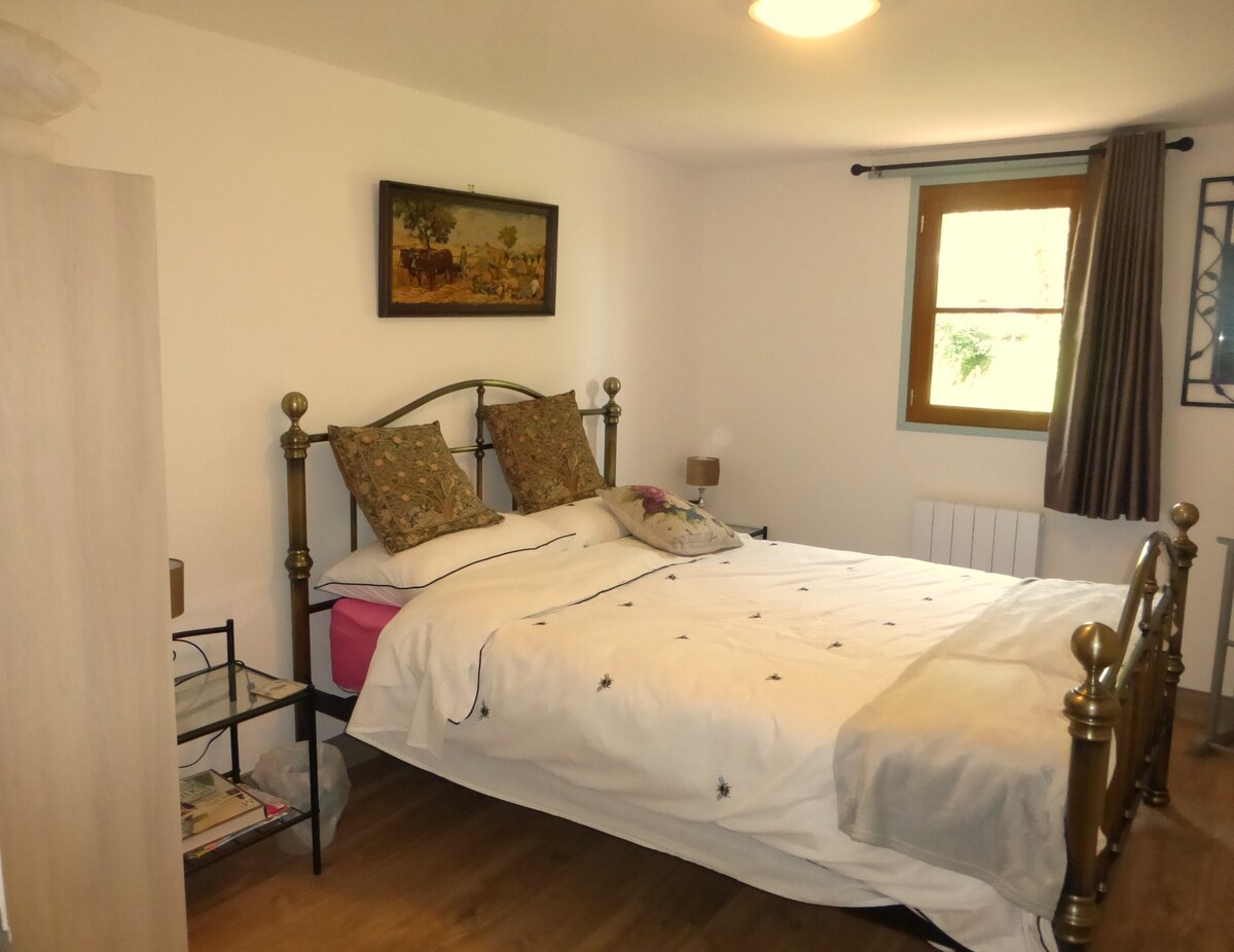 Charroux (86) :Chambre privée.