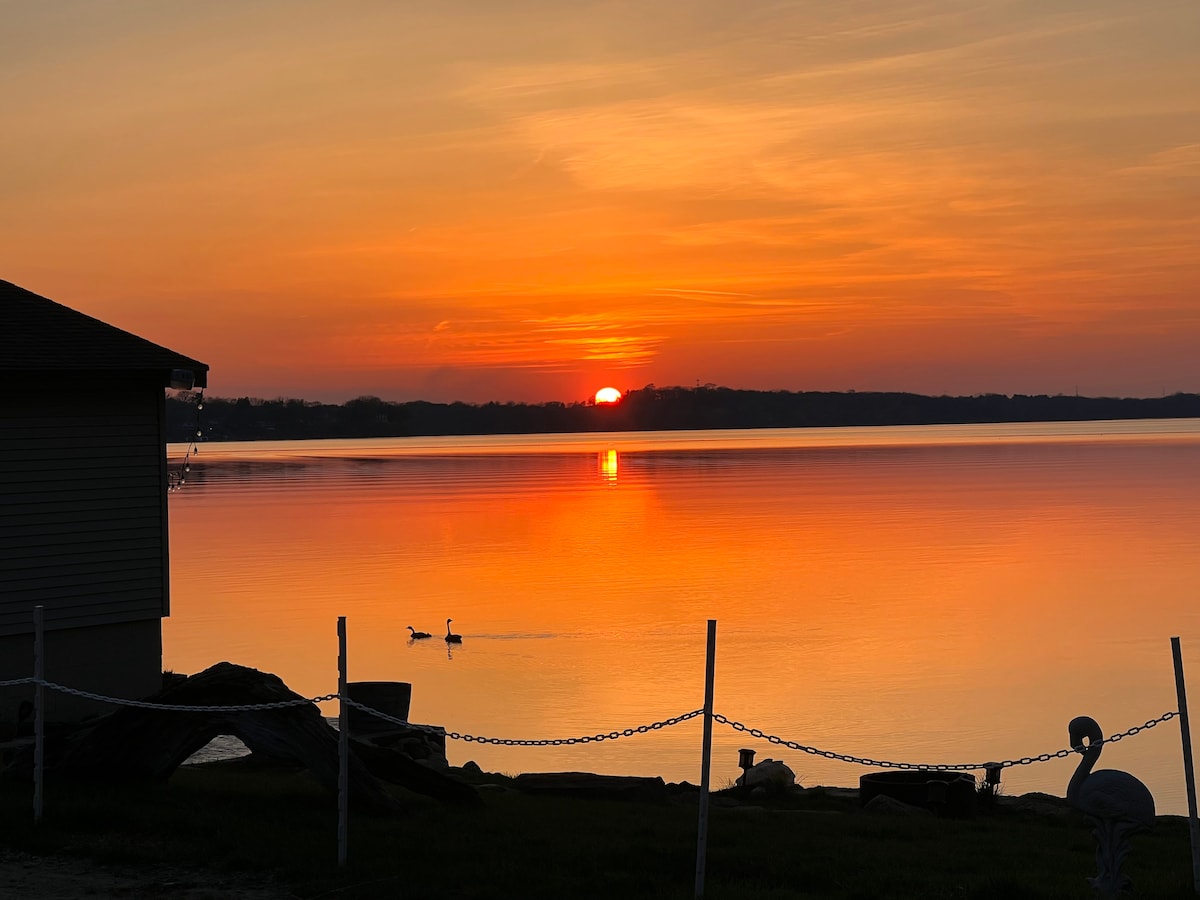 Buoys UP! Lake Life & Sunsets