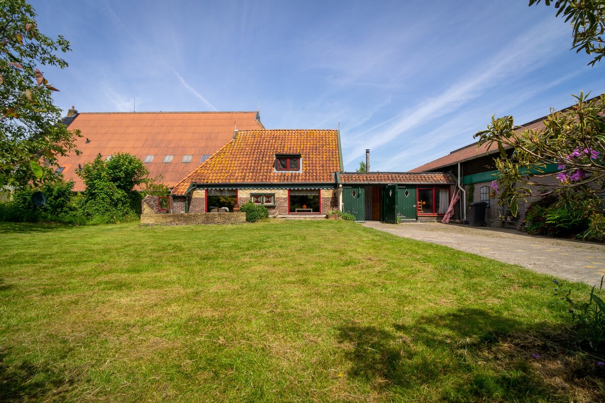 Farm holiday cottage with natural garden