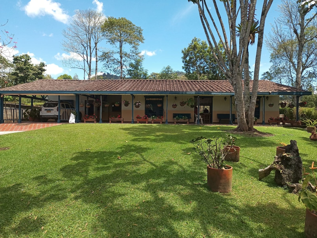 Rionegro Casa Campestre "El Escampadero".