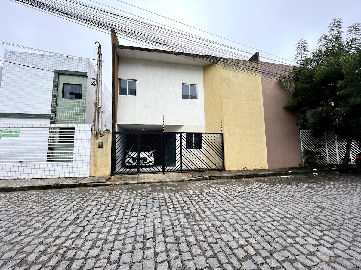 Duplex premium com garagem perto do centro 5 hósp.