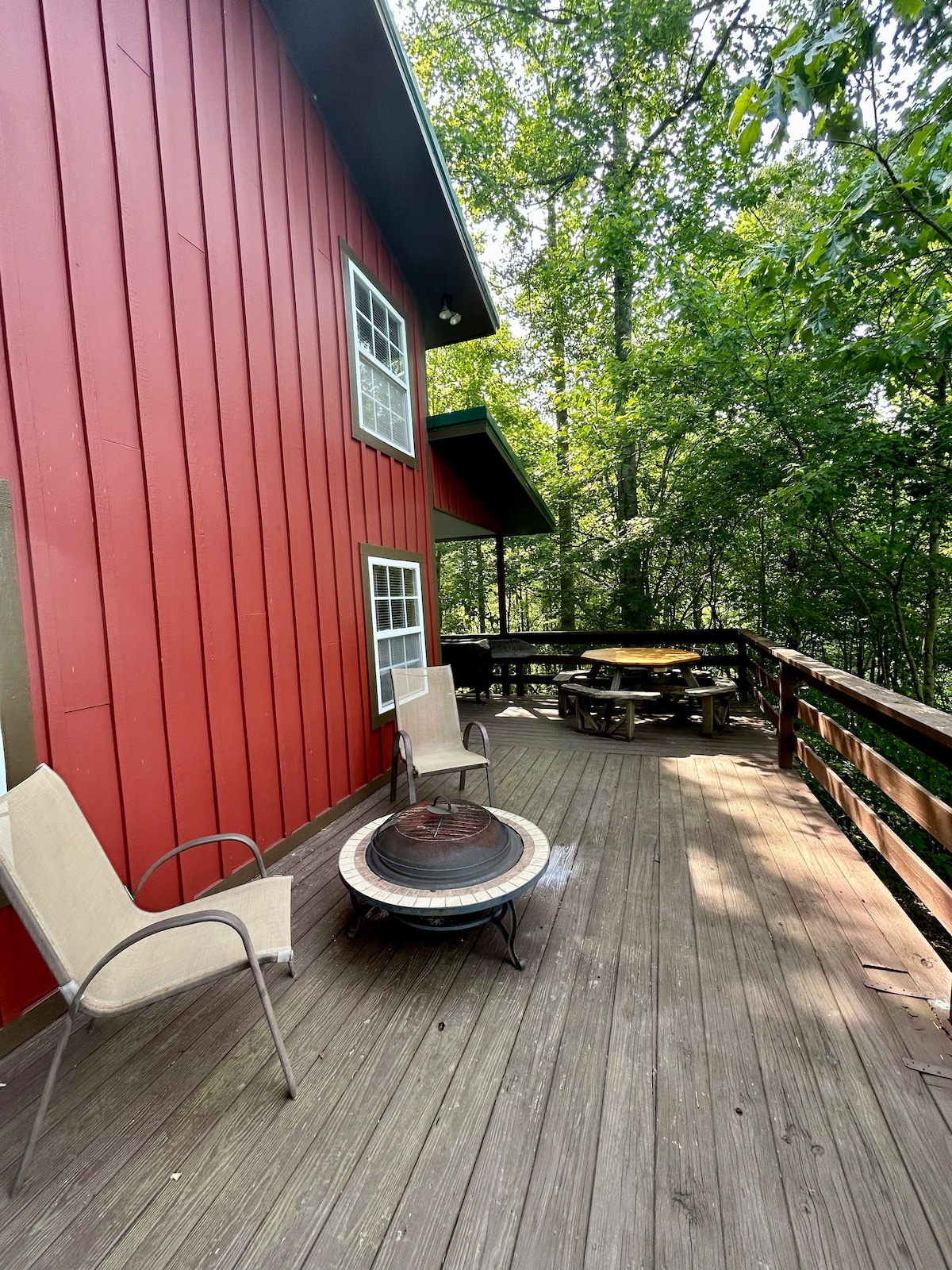 Red Moose Cabin with Hot Tub