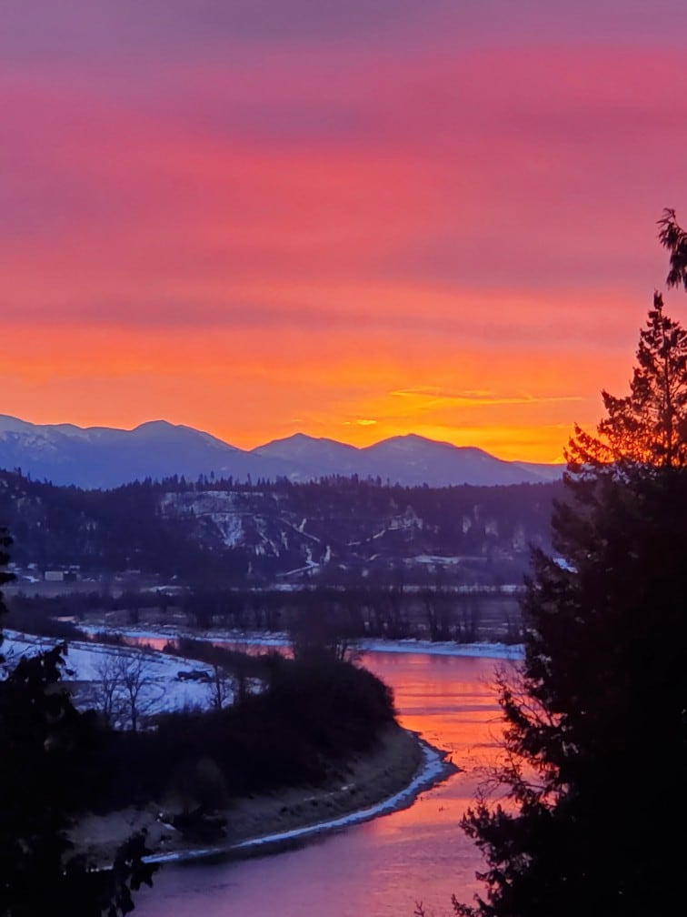 Refuge Retreat - Bunkhouse on the Kootenai River