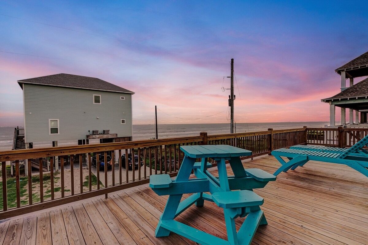 Beachfront + Hot tub + New BBQ + Sleeps 14