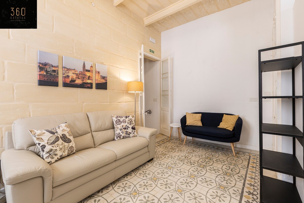 Historical Mdina Gem | Lux HOME with Rooftop Pool