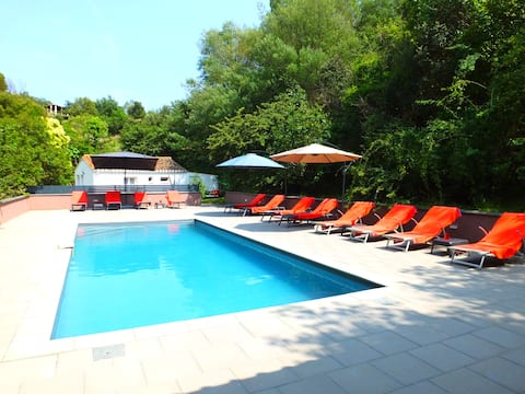 Ceret -7 Bedroom - heated private pool - A/C