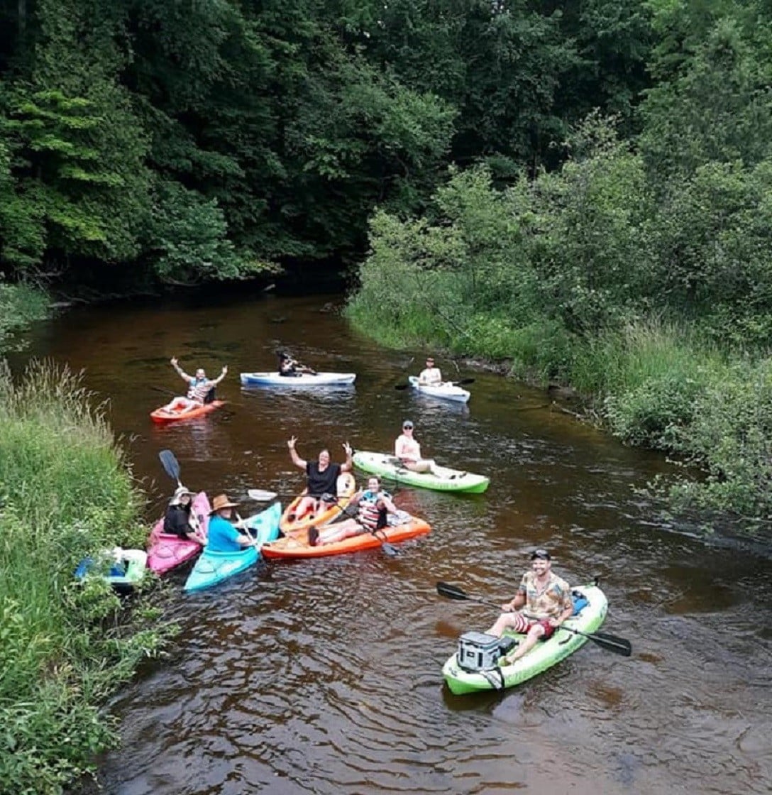 Stunning Betsie River Cabin! Kayaks, Game Rm, Loft
