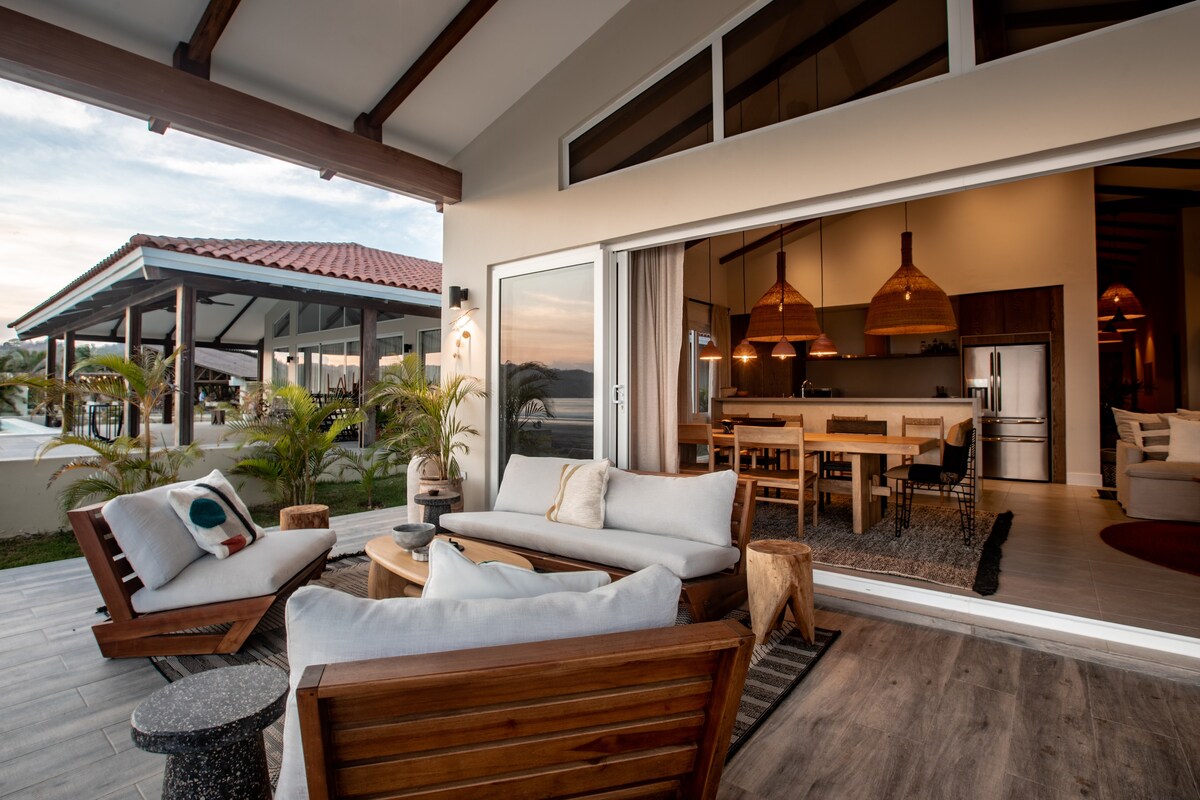 Beachfront Luxury + Pool | 4BR Villa 50@BlueVenao