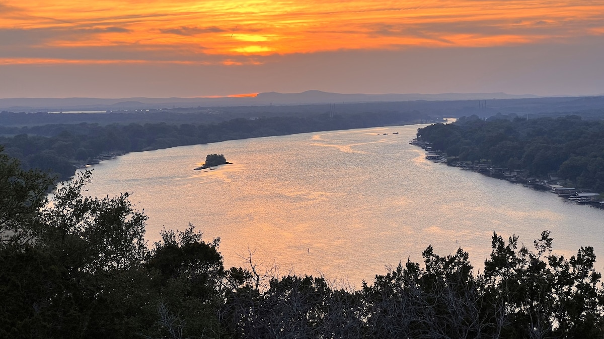 Panoramic View of Lake Marble Falls- 4brm/10 acres