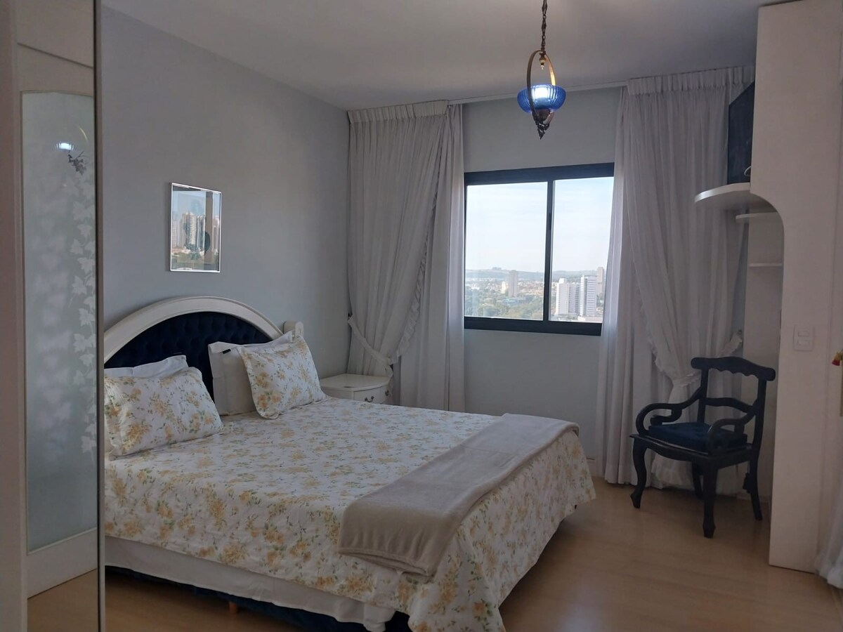 Apartamento de Luxo (Suíte 707)