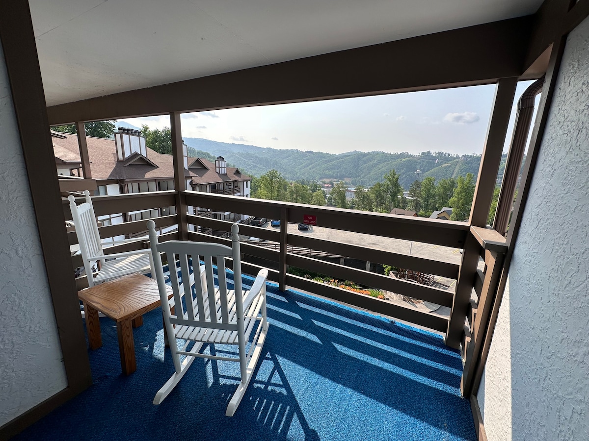 SkyBridge Views/15 min to DT Gatlinburg/sleeps6