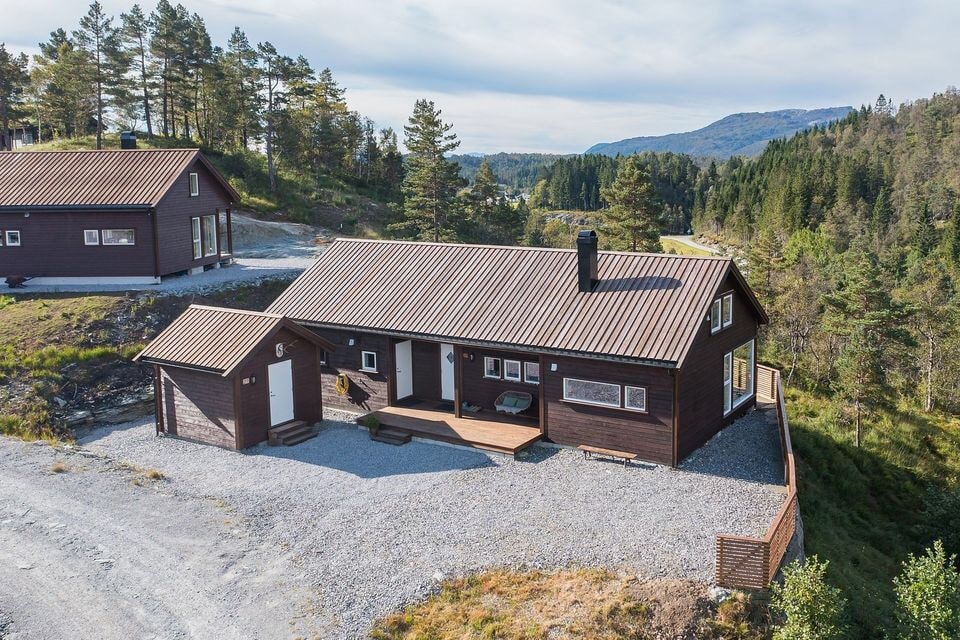 Haukås上的大型家庭小屋