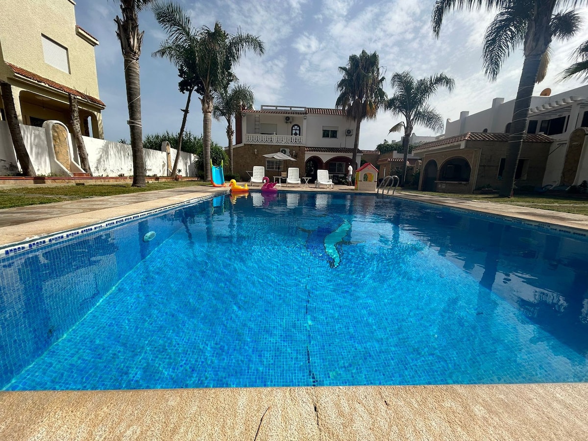 位于Cabo Negro的豪华别墅，带私人泳池