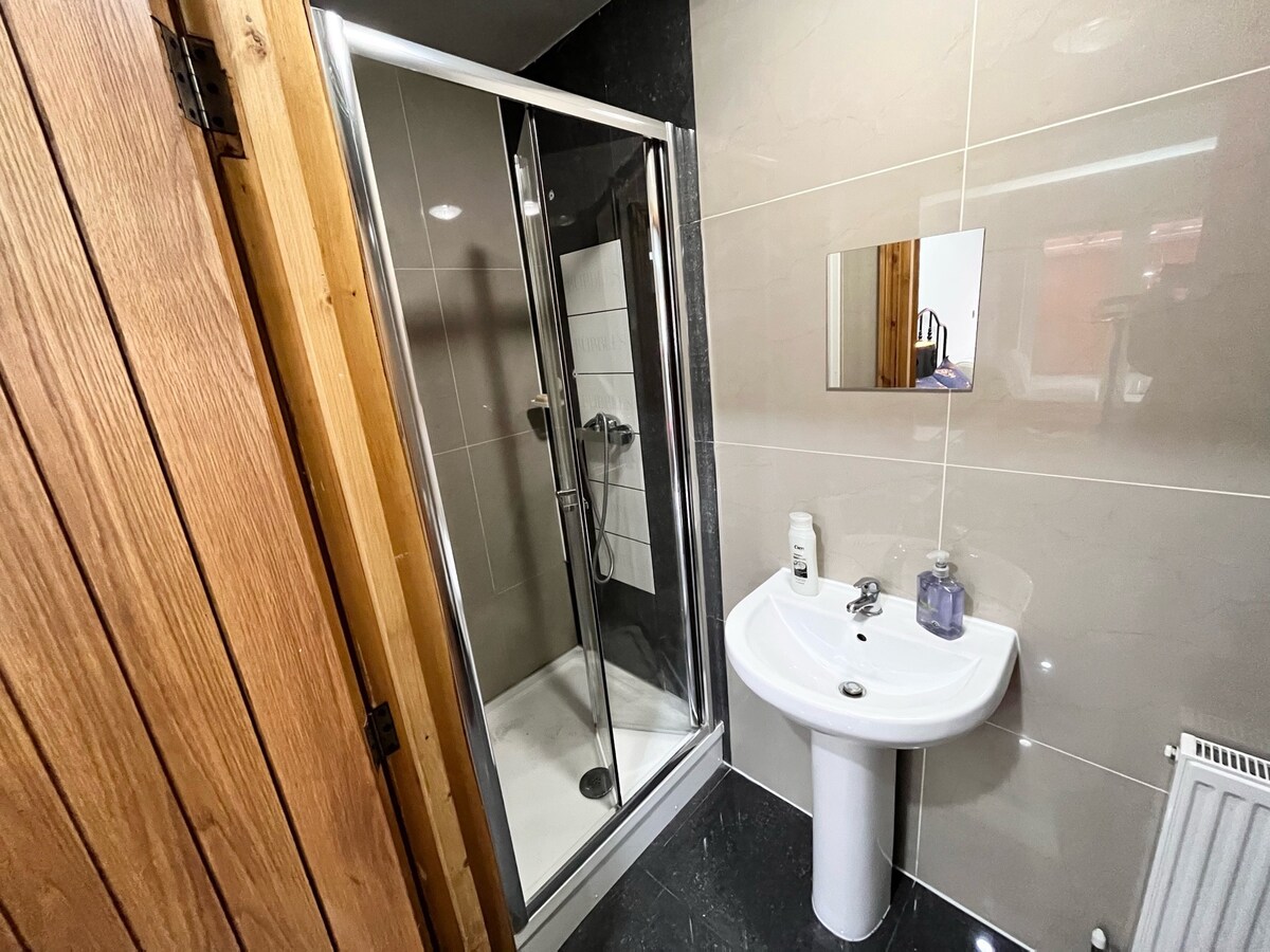 New En-Suite Hayes Near Heathrow Stockley Park