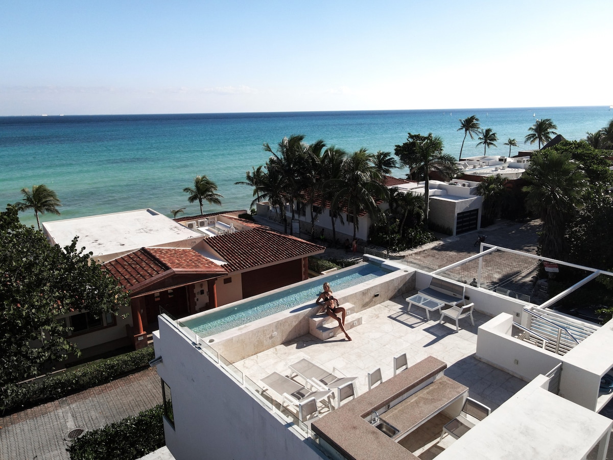 6 Bedroom Beachside Villa, Oceanview, Sleeps 16