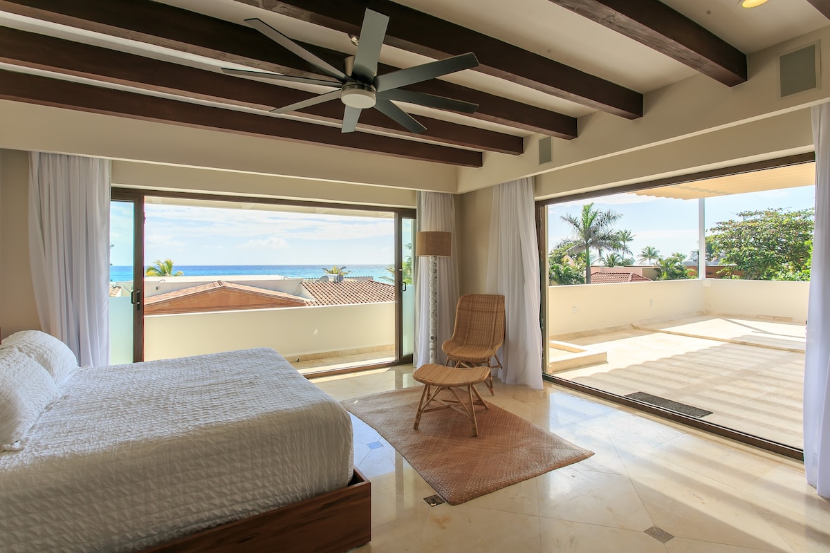 6 Bedroom Beachside Villa, Oceanview, Sleeps 16