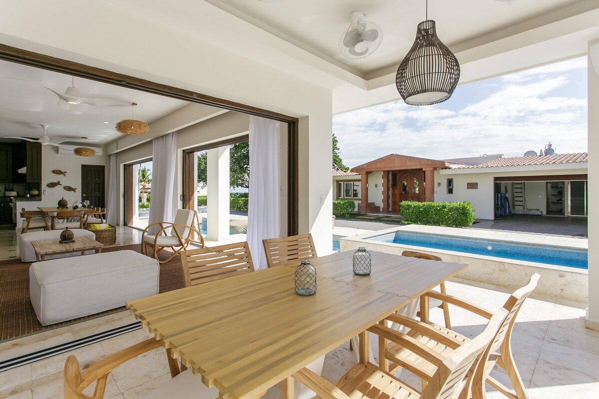 6 Bedroom Beachside Villa, Oceanview, Sleeps 16