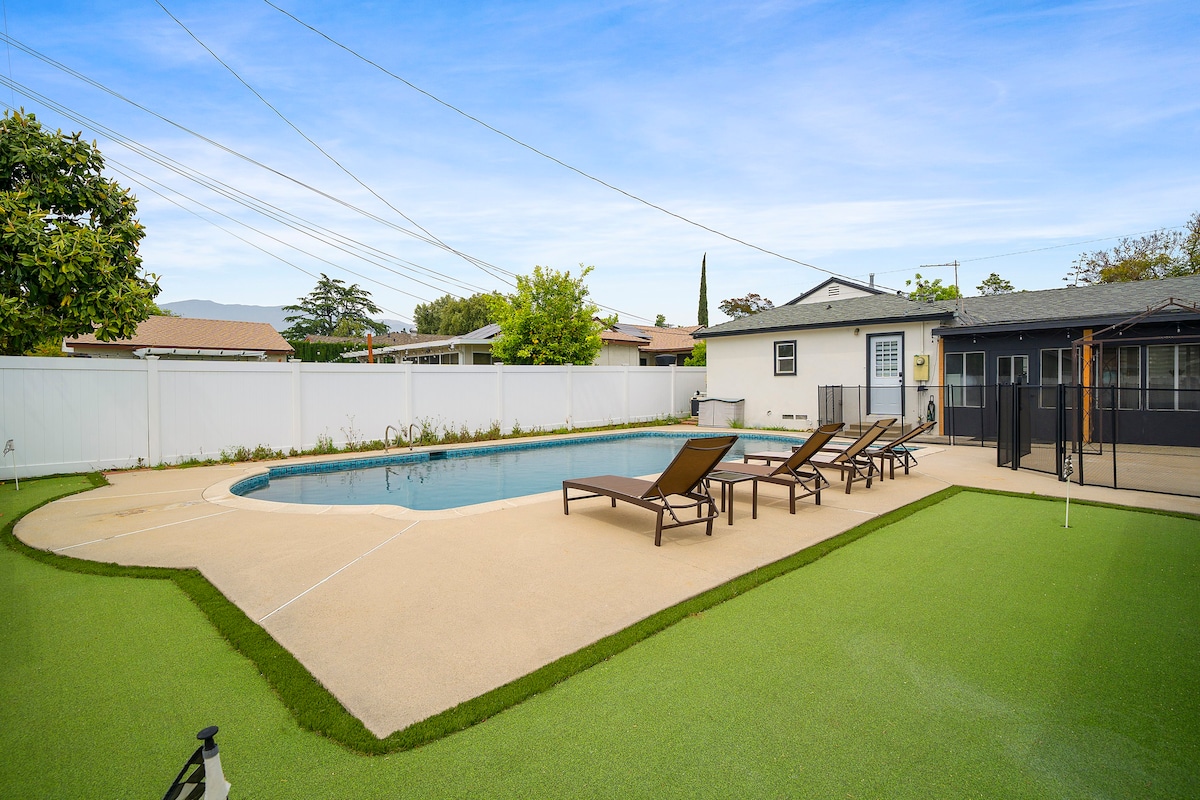 Modern Mid-Century Home with Sparkling Pool