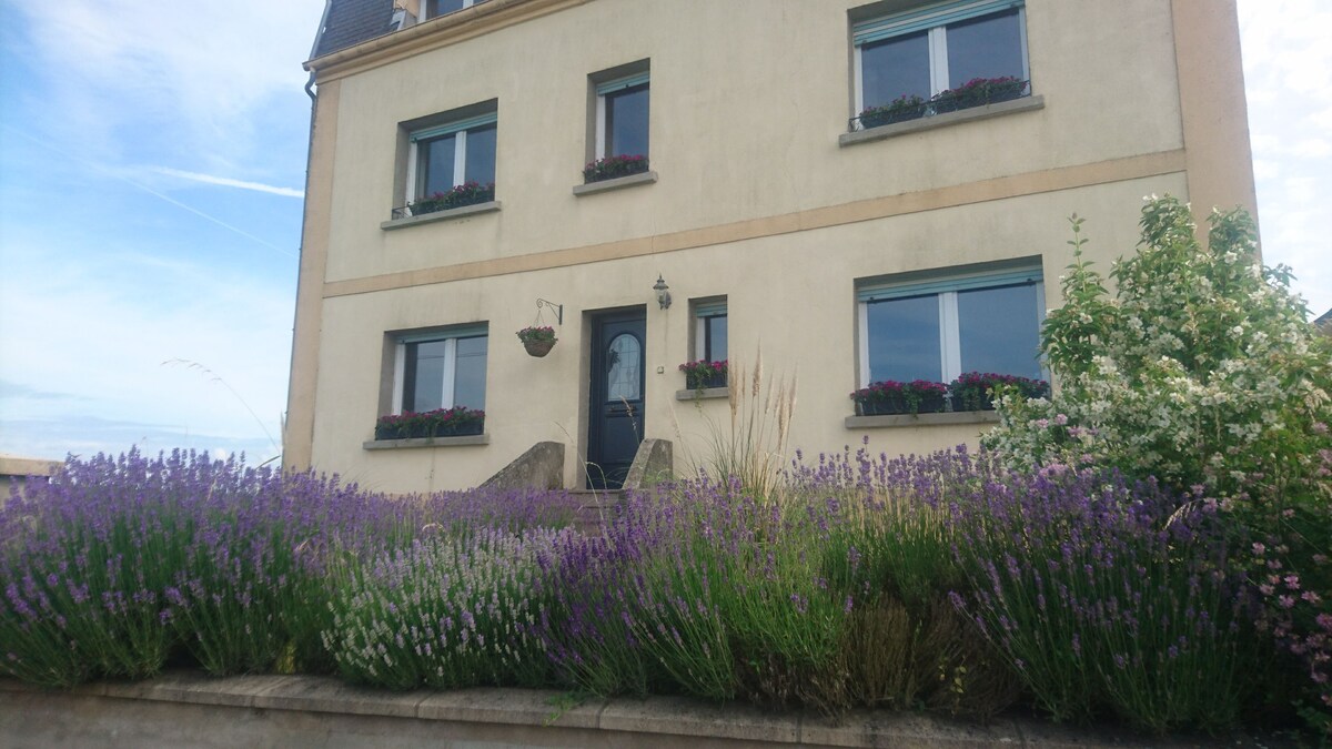 Chambre calme avec vue  campagne