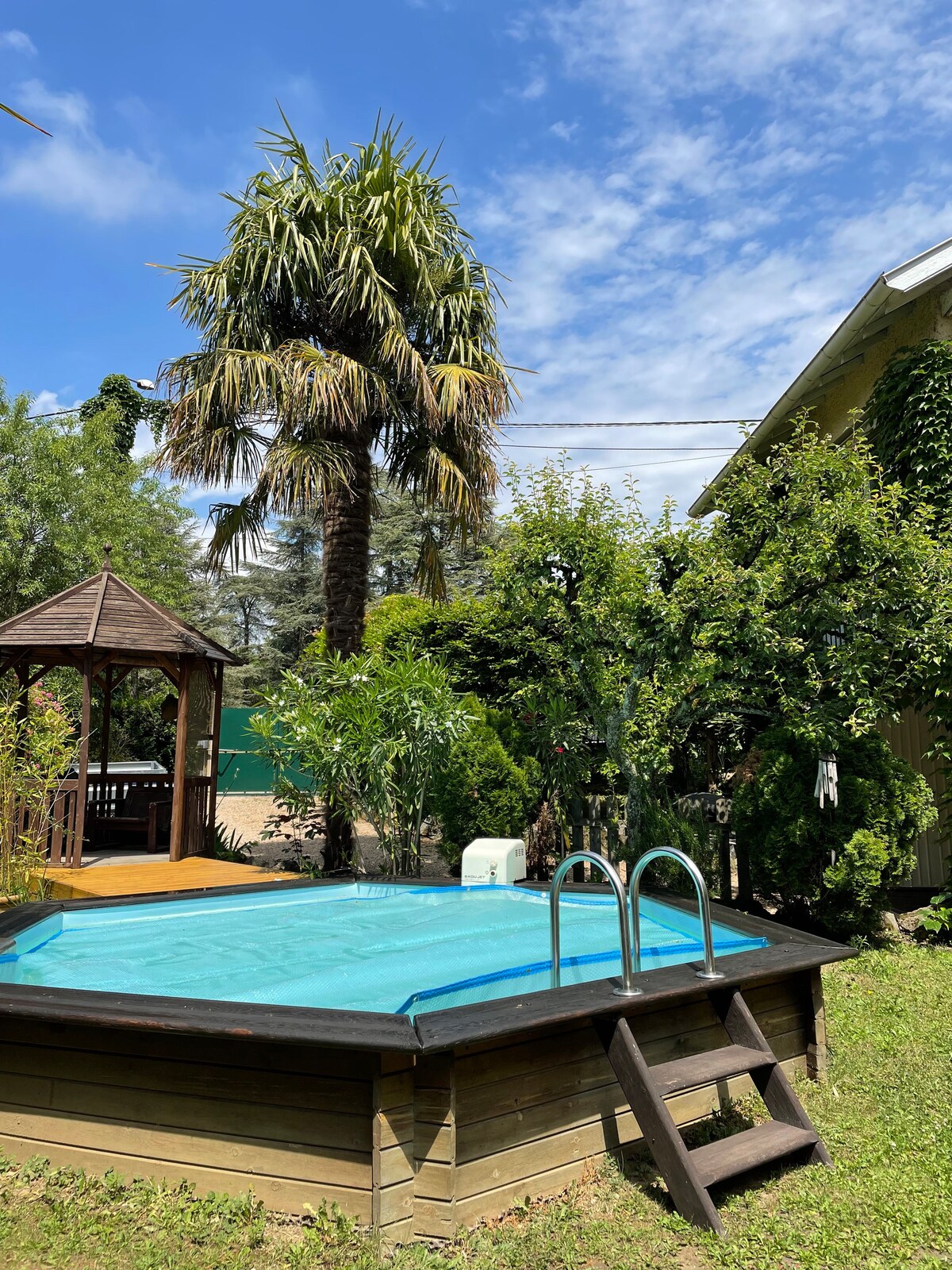 Maison 5 ch. jardin et piscine