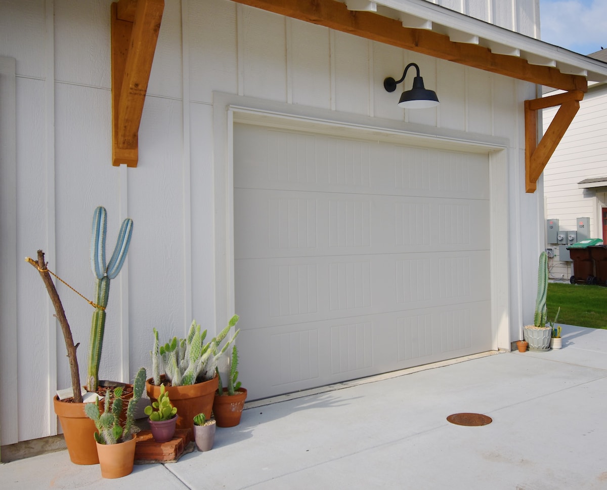 Cosmic Cowboy Townhome in Gated Community