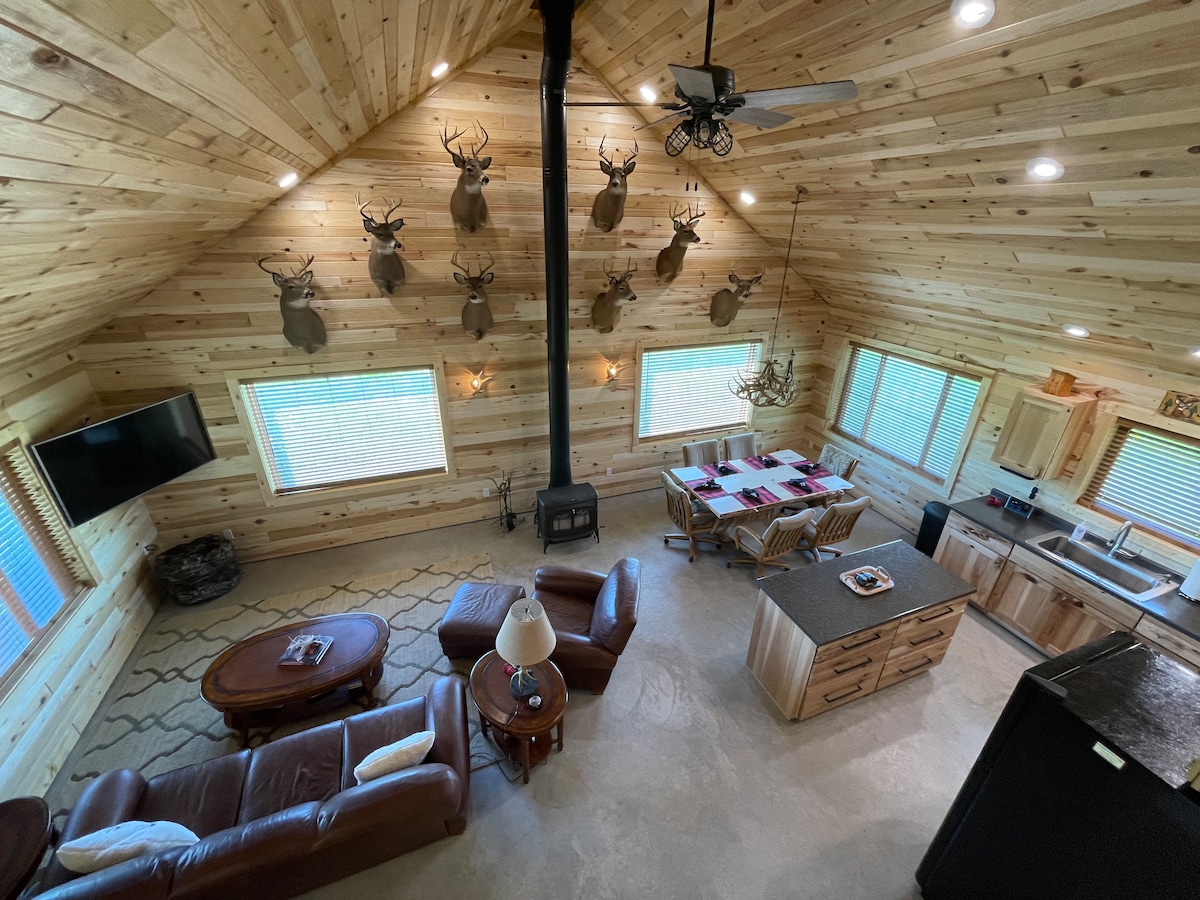 Brand new Cabin in Central Upper Michigan