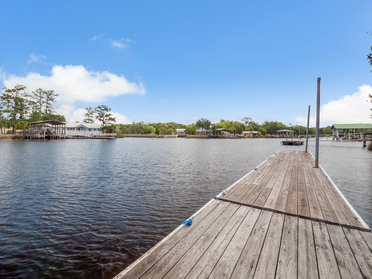 Cast Net Cottage - on the water with private dock