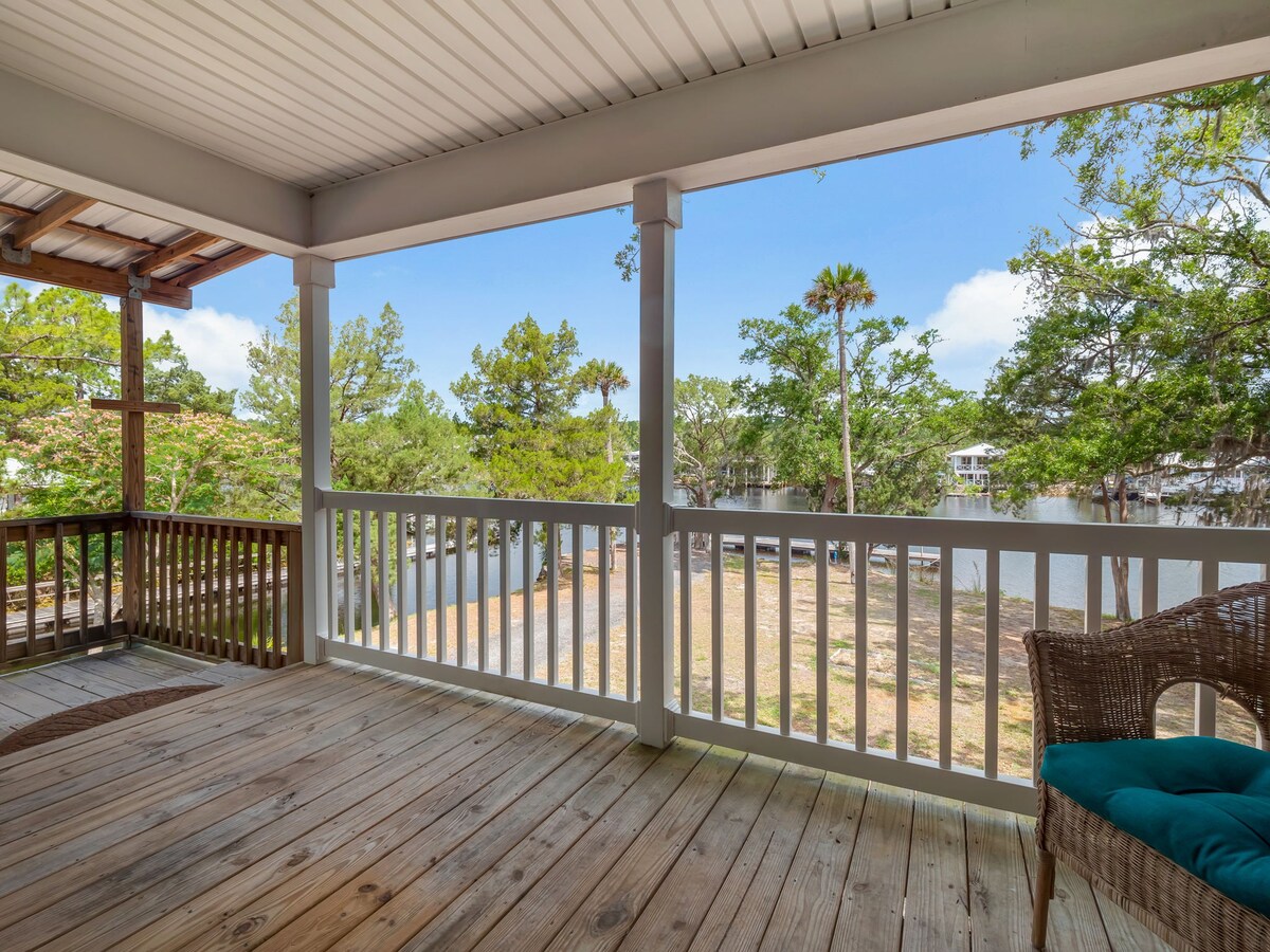 Cast Net Cottage - on the water with private dock