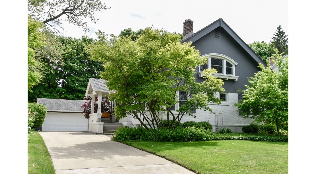 RNC-Spacious Shorewood Home Minutes from Downtown