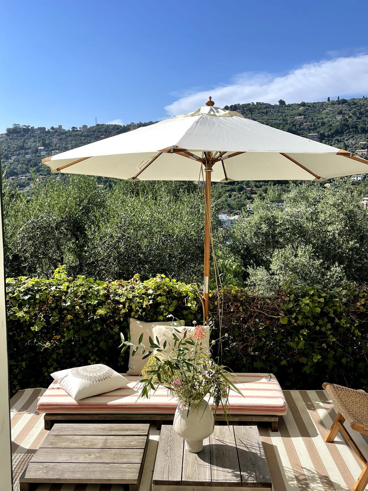 casa nella natura con piscina