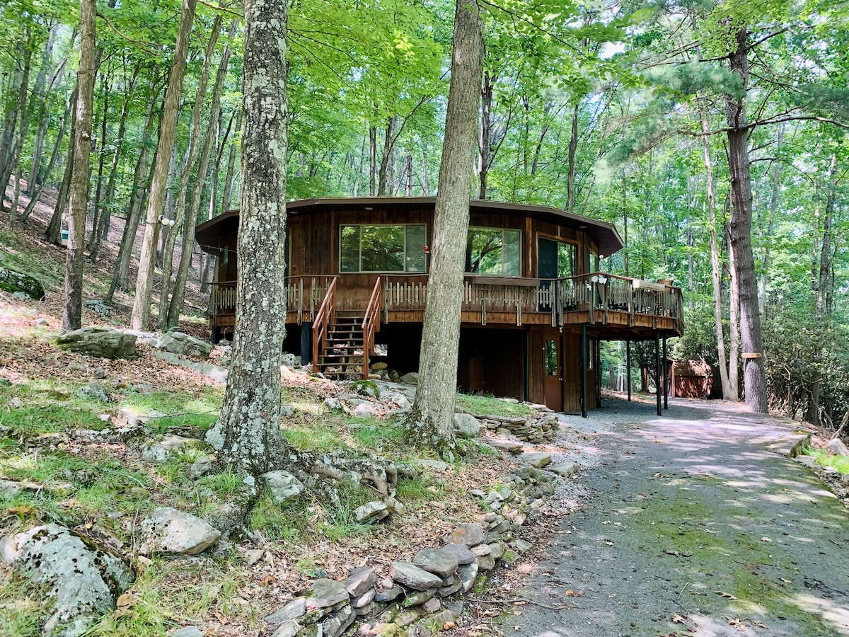 塔克曼酒店（ Tuckerman Retreat ）