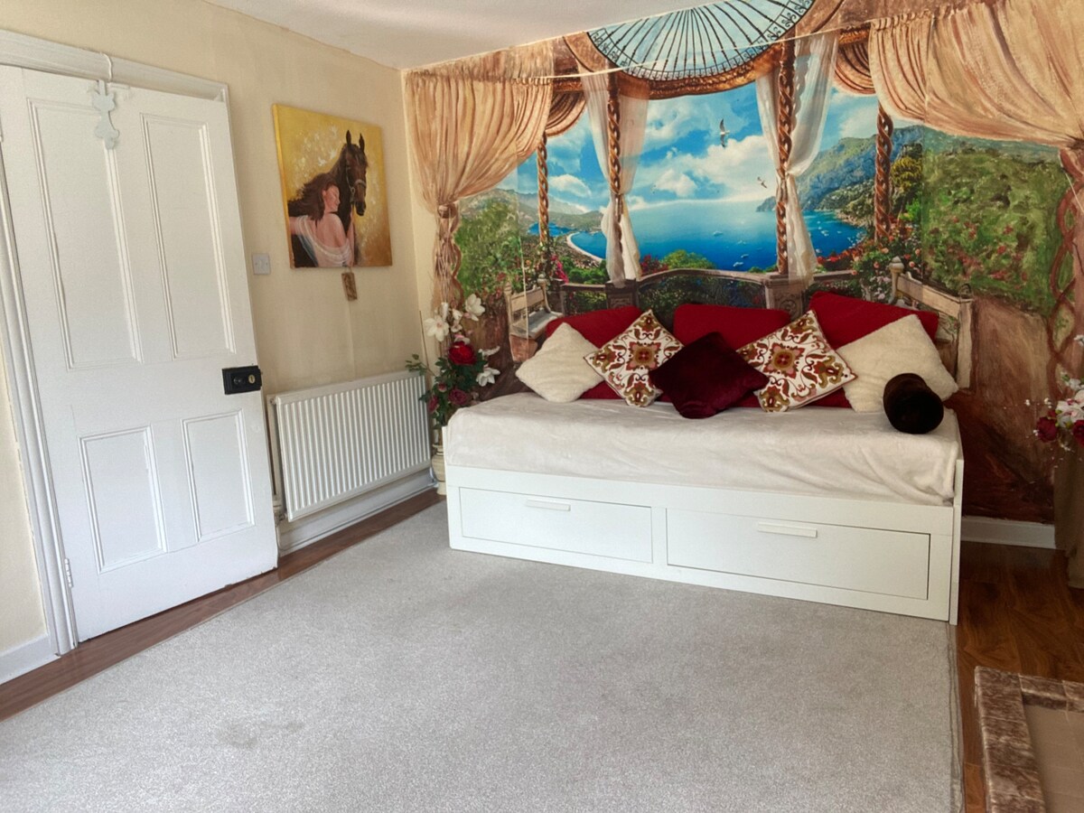 Gorgeous Room in Navan