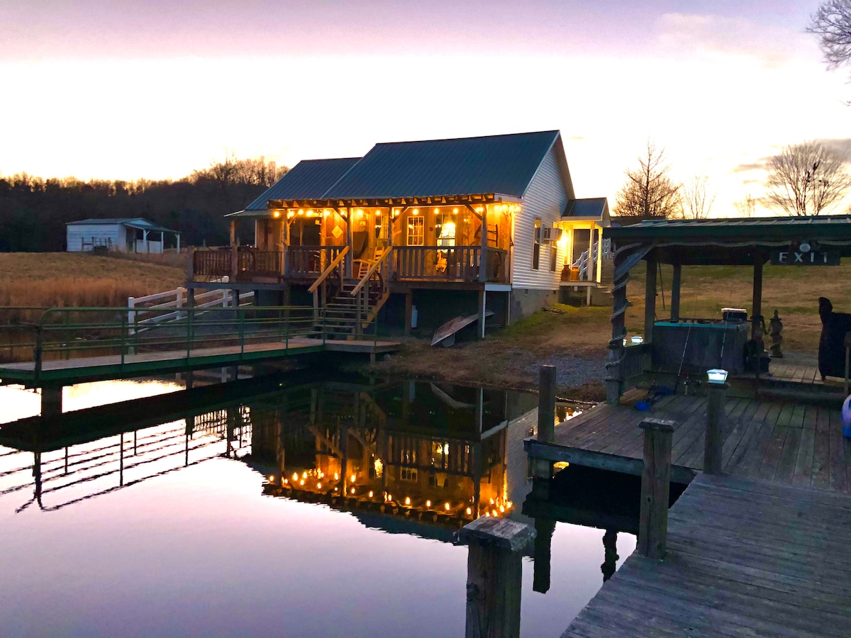 Lakeside Cabin @ Watershed Farm