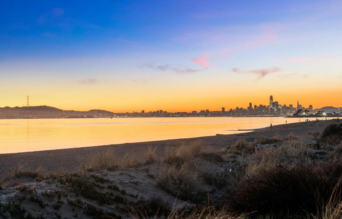 Long-stay Beach Condo w SF Views