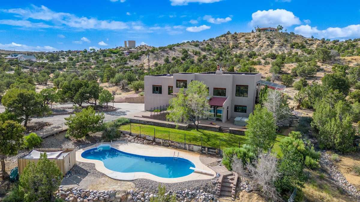 Large Estate in the Foothills