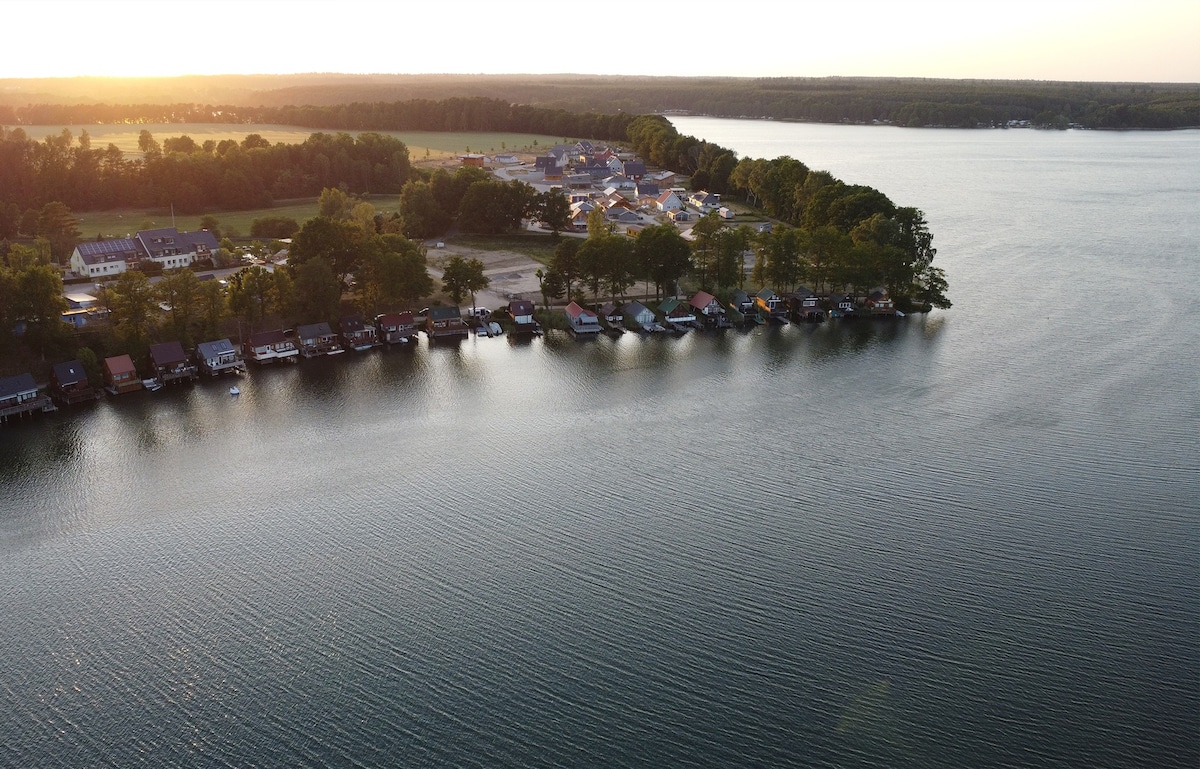 Ferienhaus direkt am See