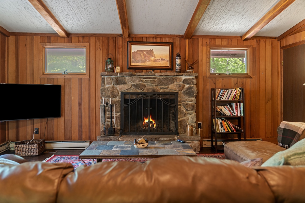 Pocono Escape | Near Lake Wallenpaupack | Fire Pit