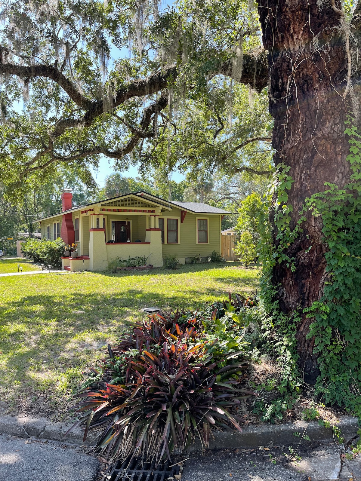 Historic, Cozy and Quiet Bunglalow in Sanford, FL