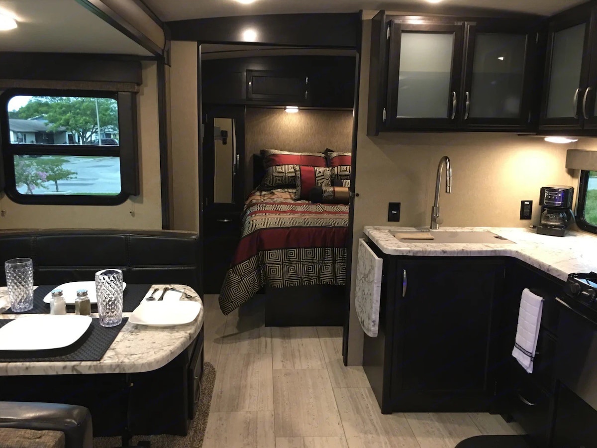 Zion Ranch - Modern RV