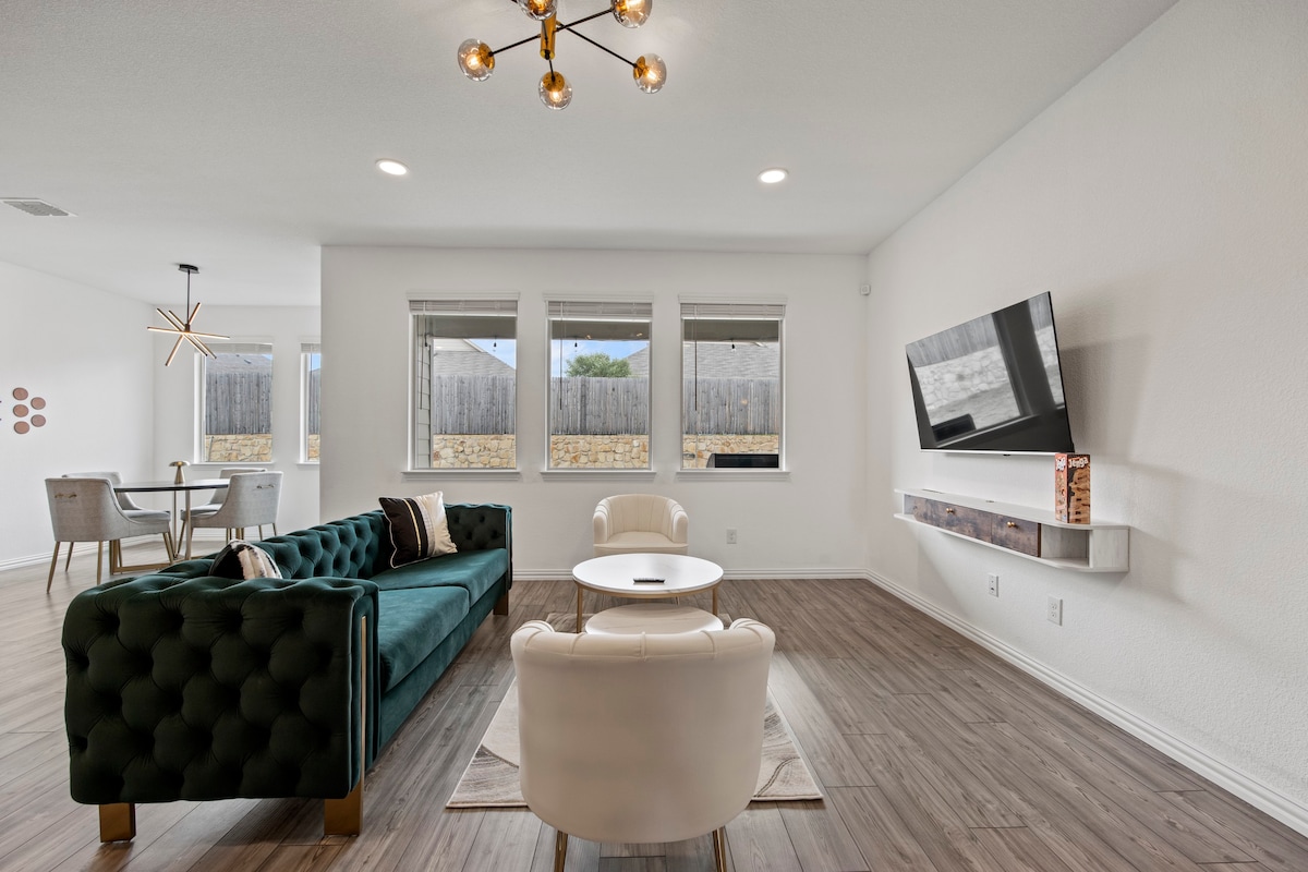 Modern and Cozy near Fort Worth | King/Queen Beds