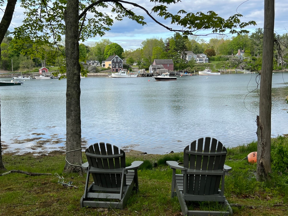 Waterfront large classic Maine Summer Cottage